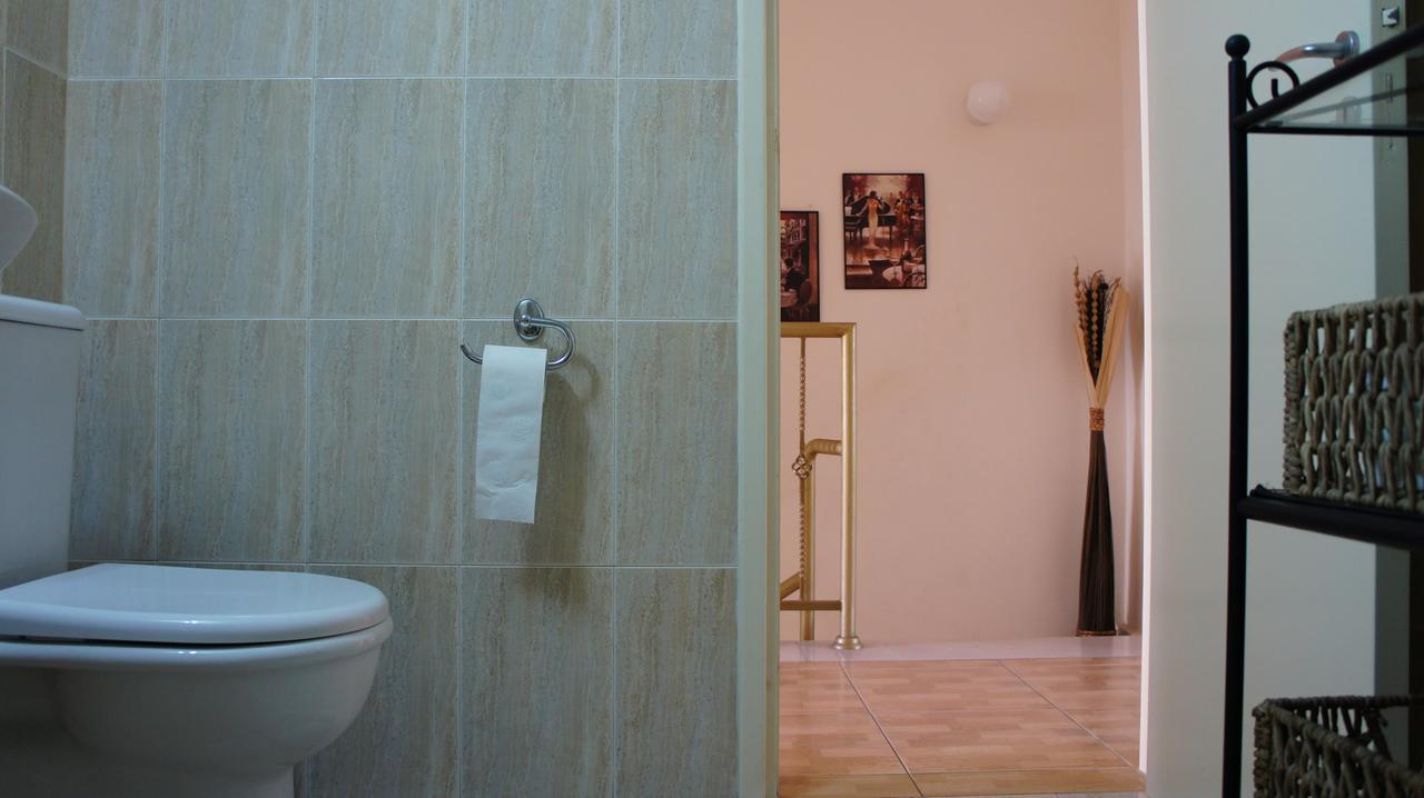 Townhouse Queens Gardens Paphos Exterior photo